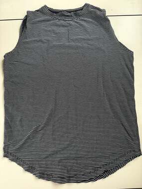 Lululemon Shirt Size Medium Black White Stripe Tank Top Muscle Tee Athletic Gym